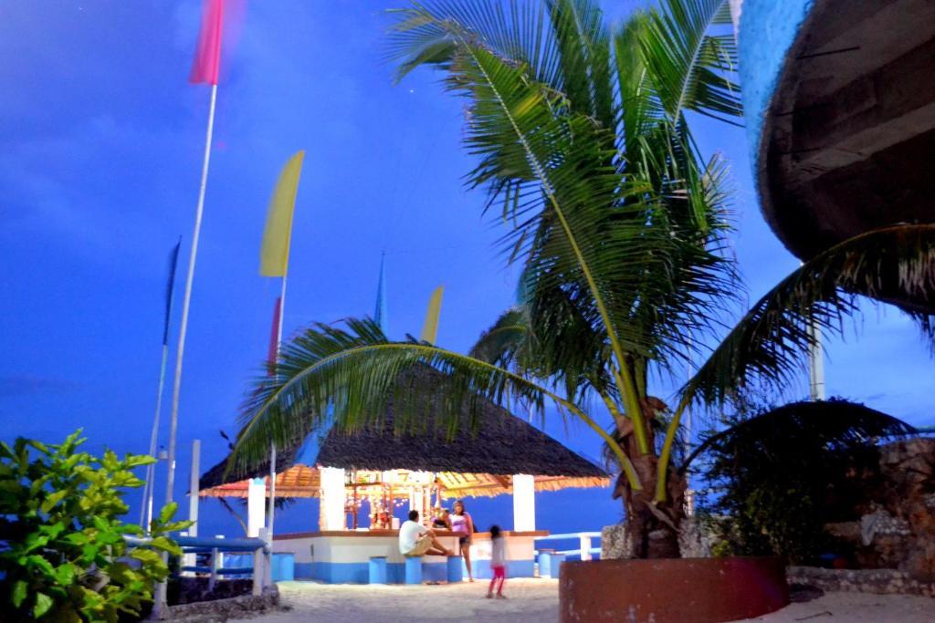 บลู โครัล บีช รีสอร์ต Hotel เกาะมาลาปัสกัว ภายนอก รูปภาพ